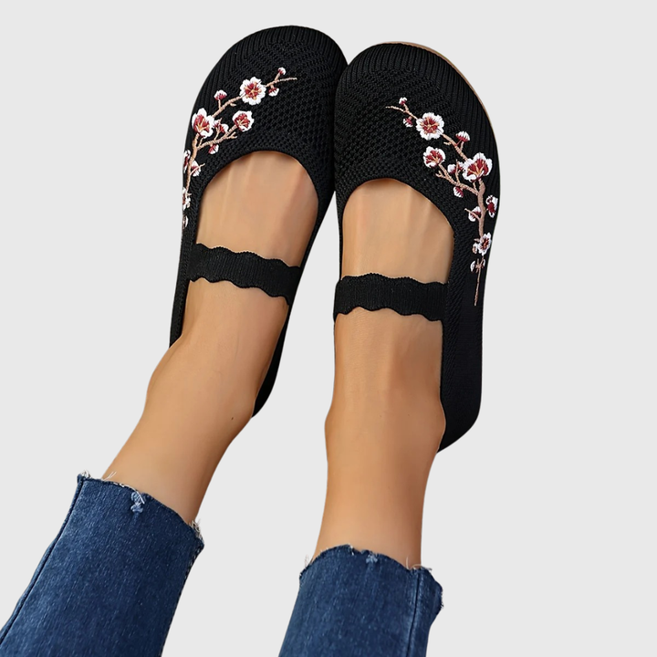 Mei | La ballerine tricotée brodée de fleurs