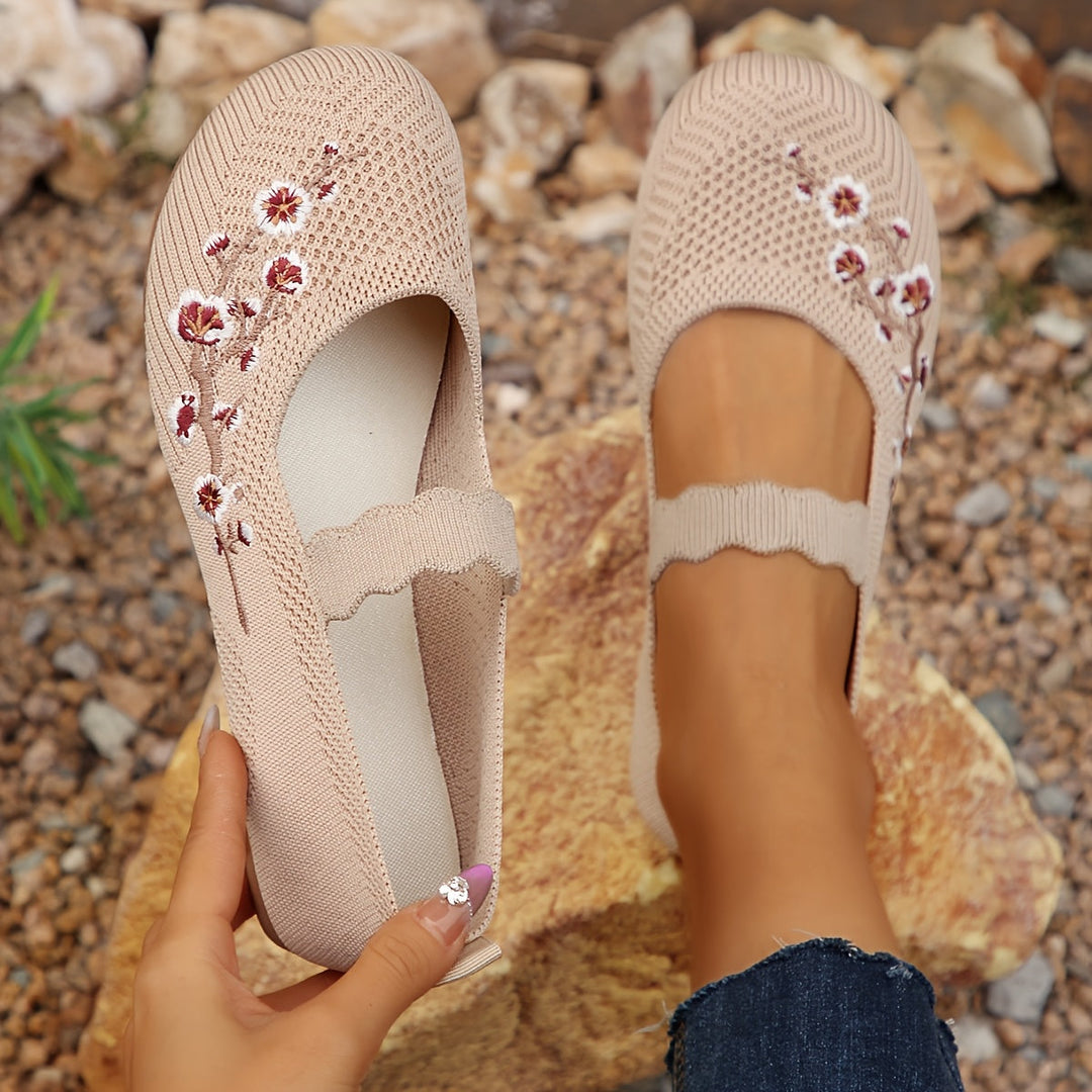 Mei | La ballerine tricotée brodée de fleurs