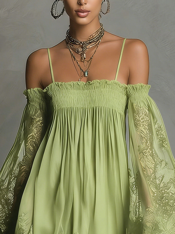 Noemi | Robe mini en chiffon bleu marine avec décolleté off-shoulder, bordure en dentelle et manches transparentes | Étiquette