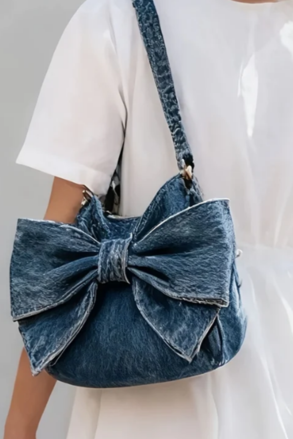 Anika | Retro Bow Bag | Series