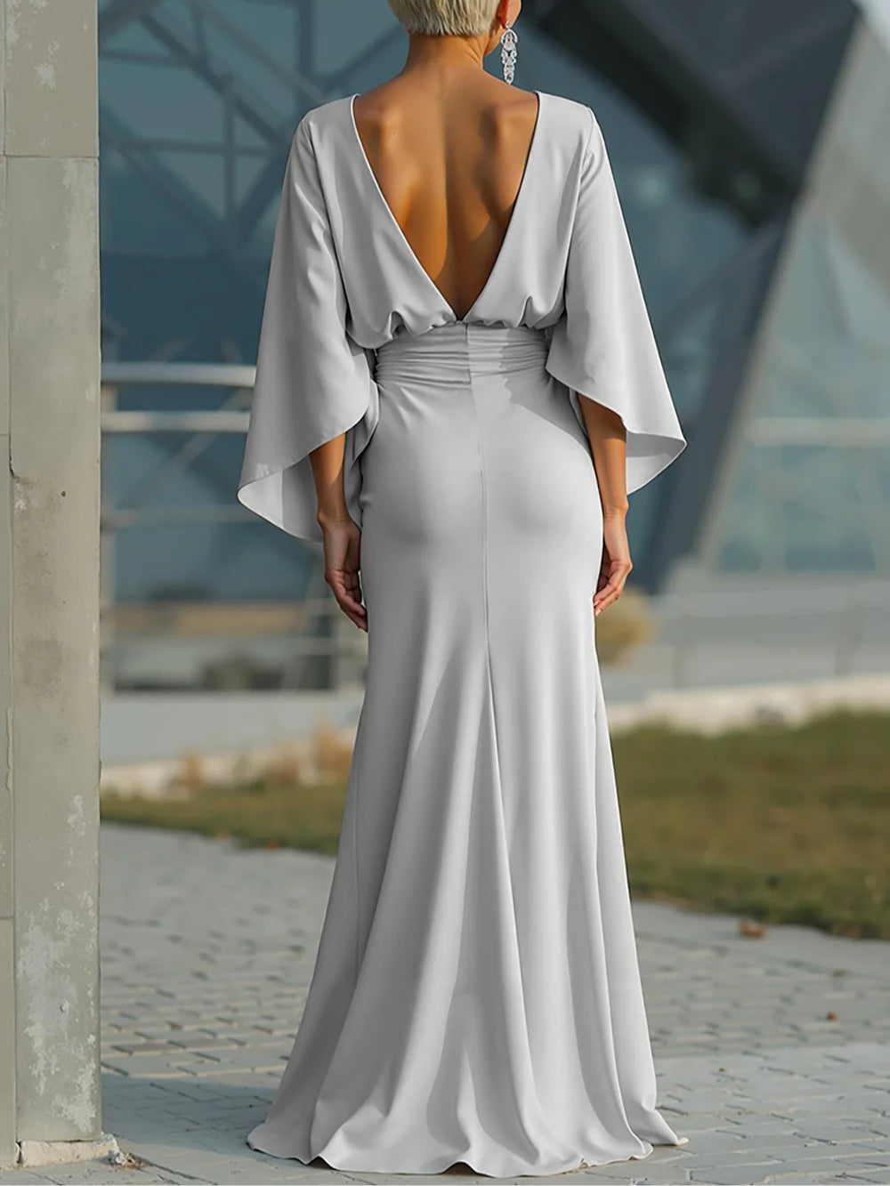Clara | Robe élégante avec décolleté en V, dos nu et manches | Artisan
