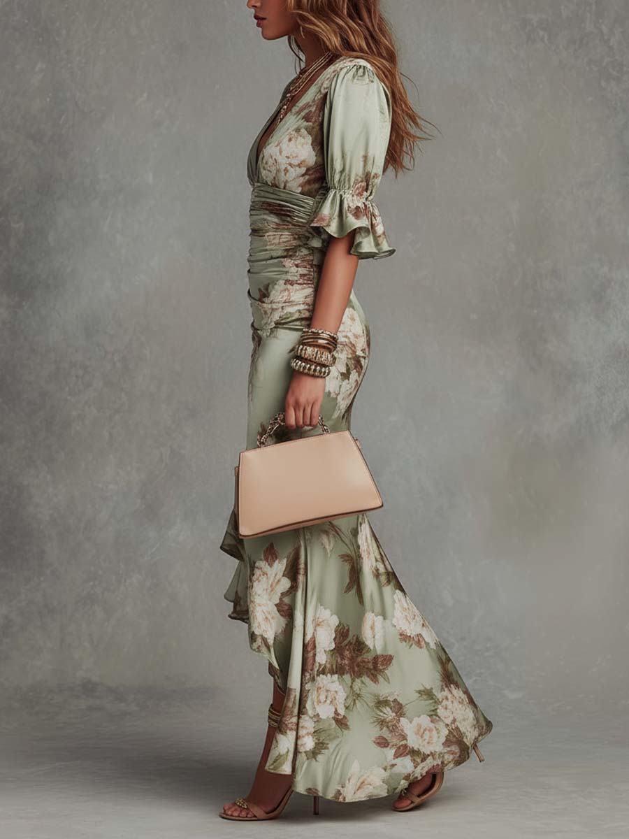 Ana - Robe longue asymétrique en satin vert avec décolleté en V | Style